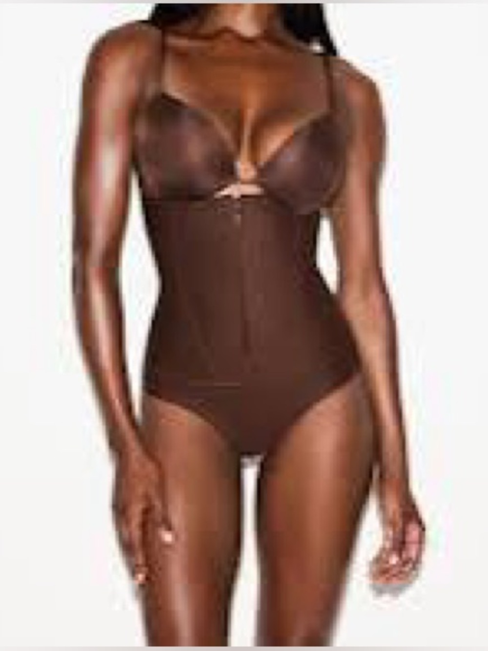 Skims body core sculpt cincher butt lifting brief 
Color cocoa